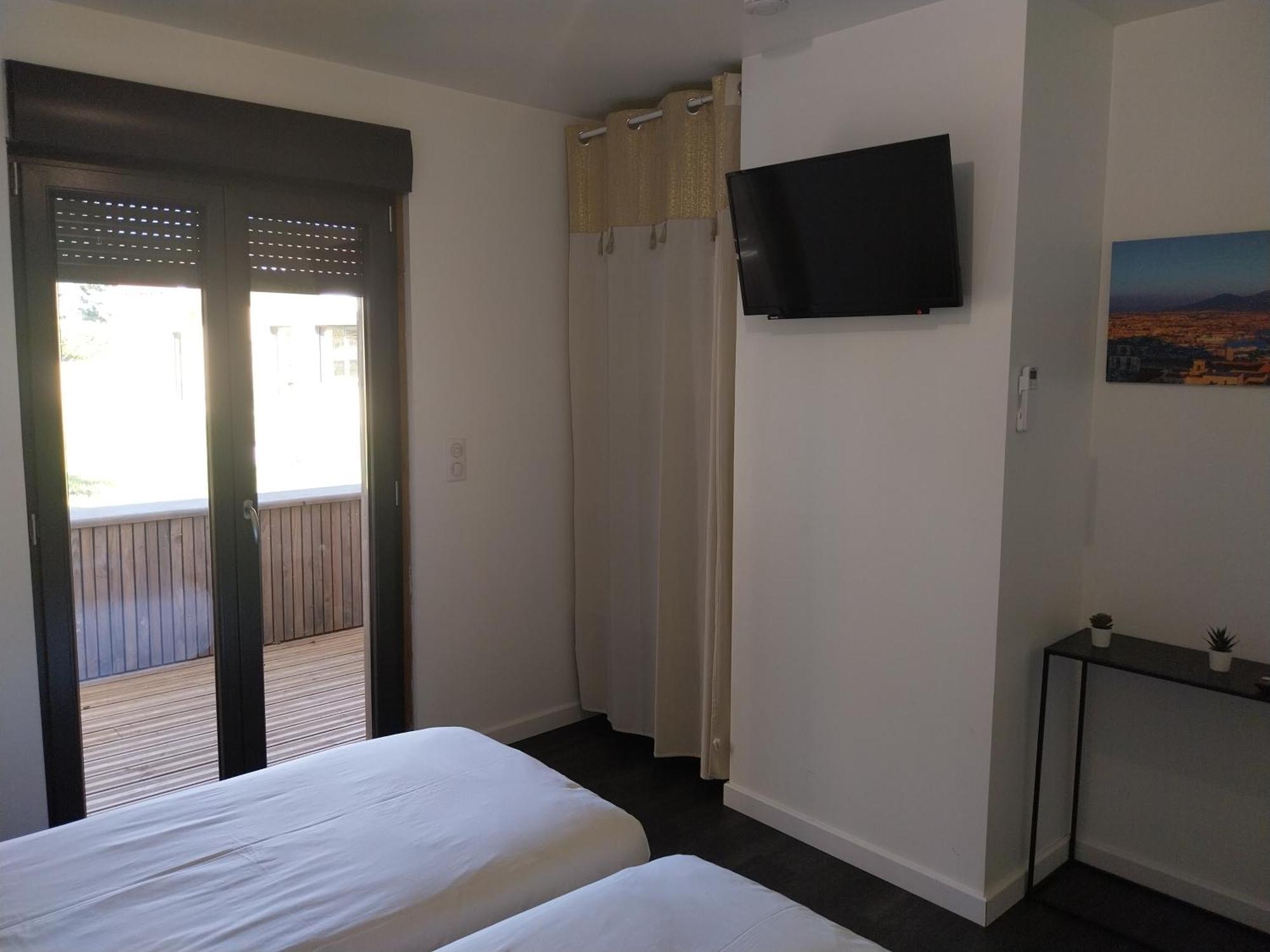Logis Hotel Restaurant Cruzel Maurs Экстерьер фото