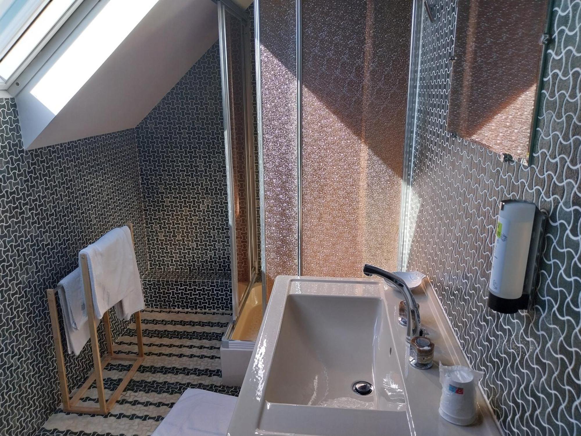 Logis Hotel Restaurant Cruzel Maurs Экстерьер фото